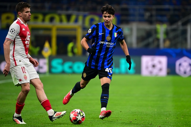 体育平台-官方：国米召回两名小将德皮耶里和斯塔比莱，再次外租至巴里